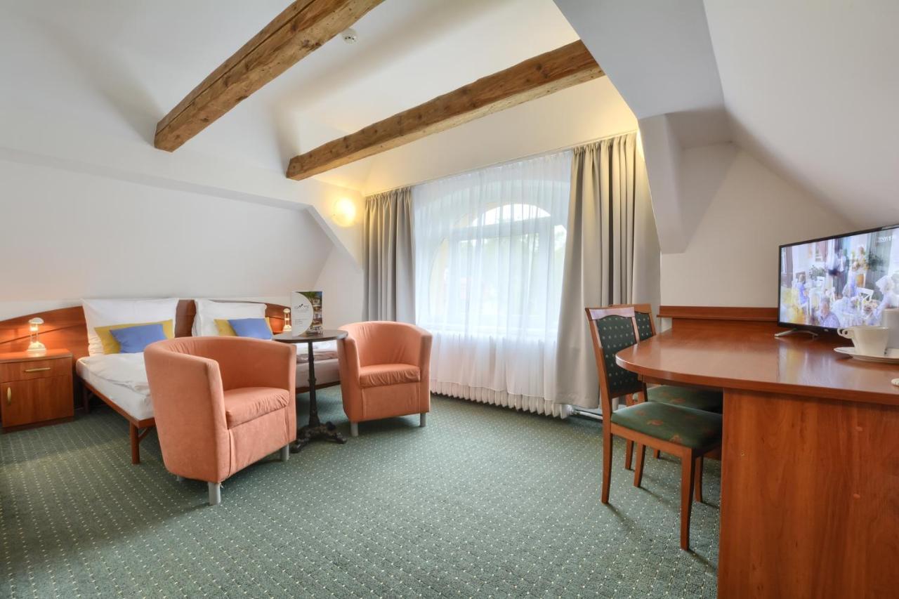 Hotel Krysztal Świeradów-Zdrój Extérieur photo